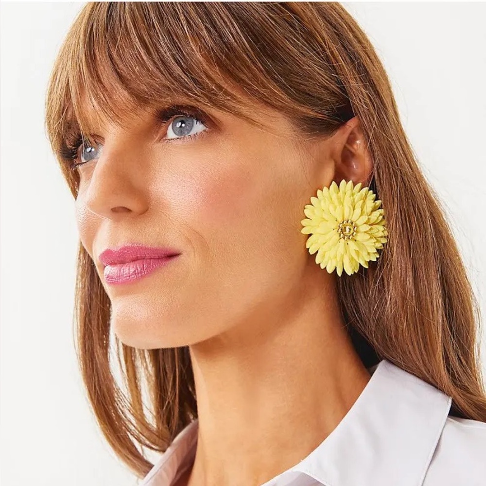 Lilly Pulitzer Yellow Ray of sunshine earrings